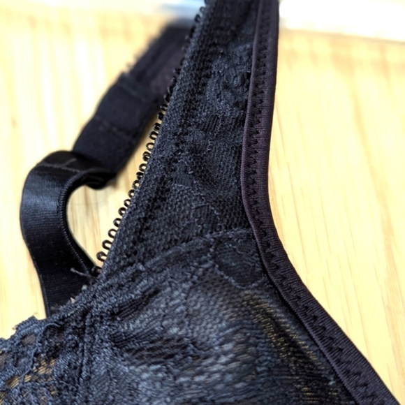 Bali (36D) Black Lace Underwire Bra - Picture 12 of 14